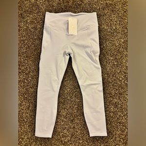 Fabletics PureLuxe Capri Leggings NWT Medium